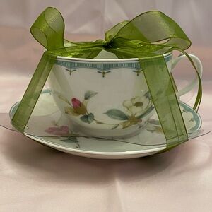 NEW VINTAGE GRACE TEA WARE CUP and SAUCER BEAUTIFUL FLORAL DESIGN